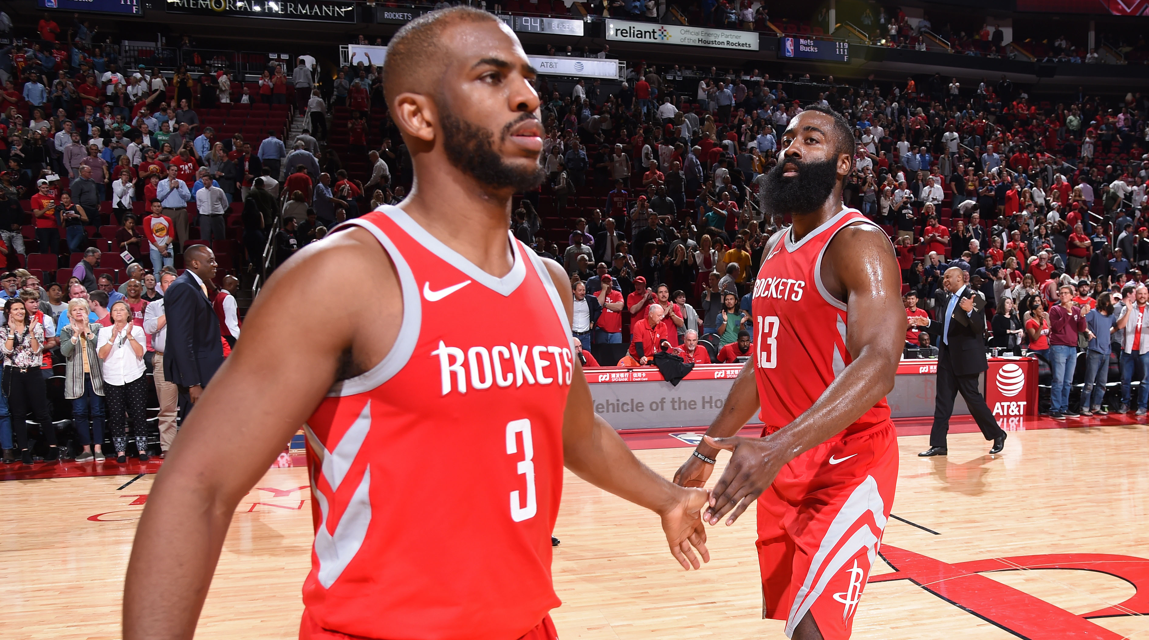 他通过传球 他通过传球